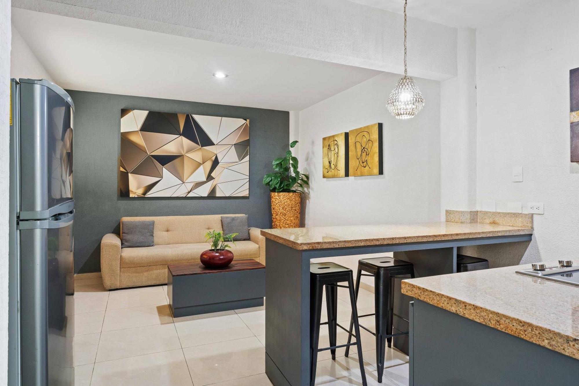 Homesuites Zaragoza Culiacán Eksteriør bilde